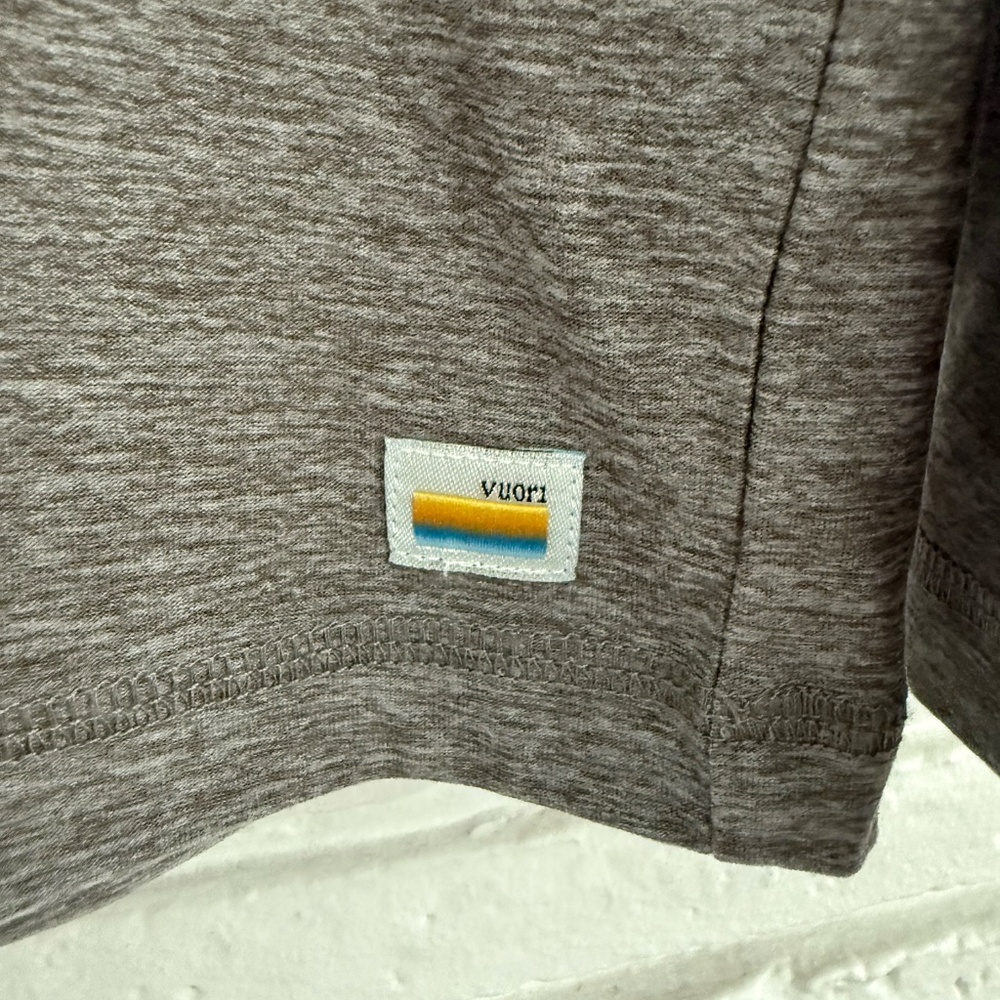 NWOT VUORI Women’s Long Sleeve T-Shirt Size Large - Picture 4 of 5